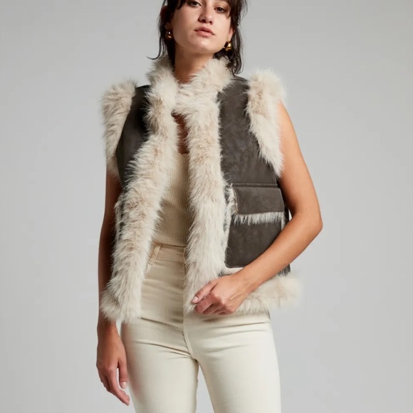 FROM PARIS FRANCE 🇫🇷 FABULOUS Faux Fur Trim Vest - Picture 4 of 5